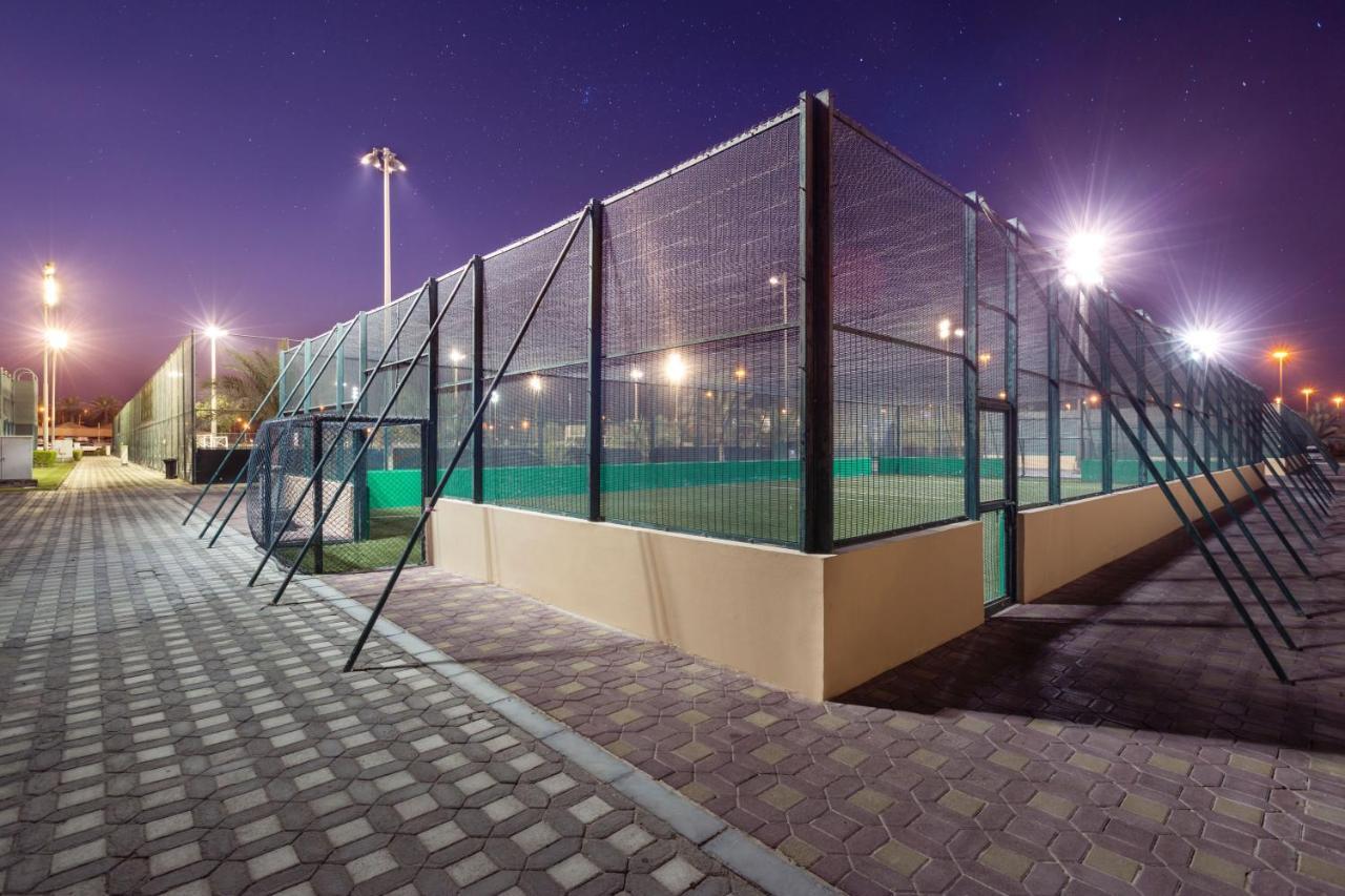 Officers Club & Hotel Abu Dhabi Ngoại thất bức ảnh The Al-Shaab Olympic Park