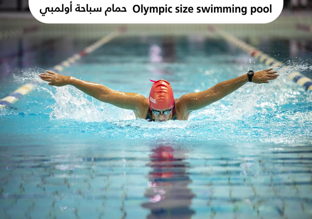 Officers Club & Hotel Abu Dhabi Ngoại thất bức ảnh Olympic size swimming pool