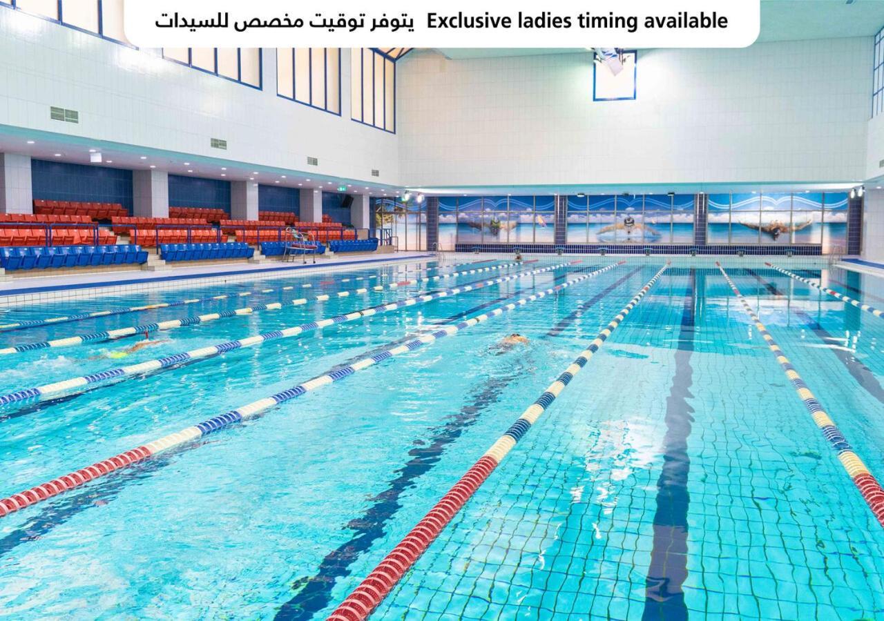Officers Club & Hotel Abu Dhabi Ngoại thất bức ảnh Swimming pool at the Al-Shaab Club