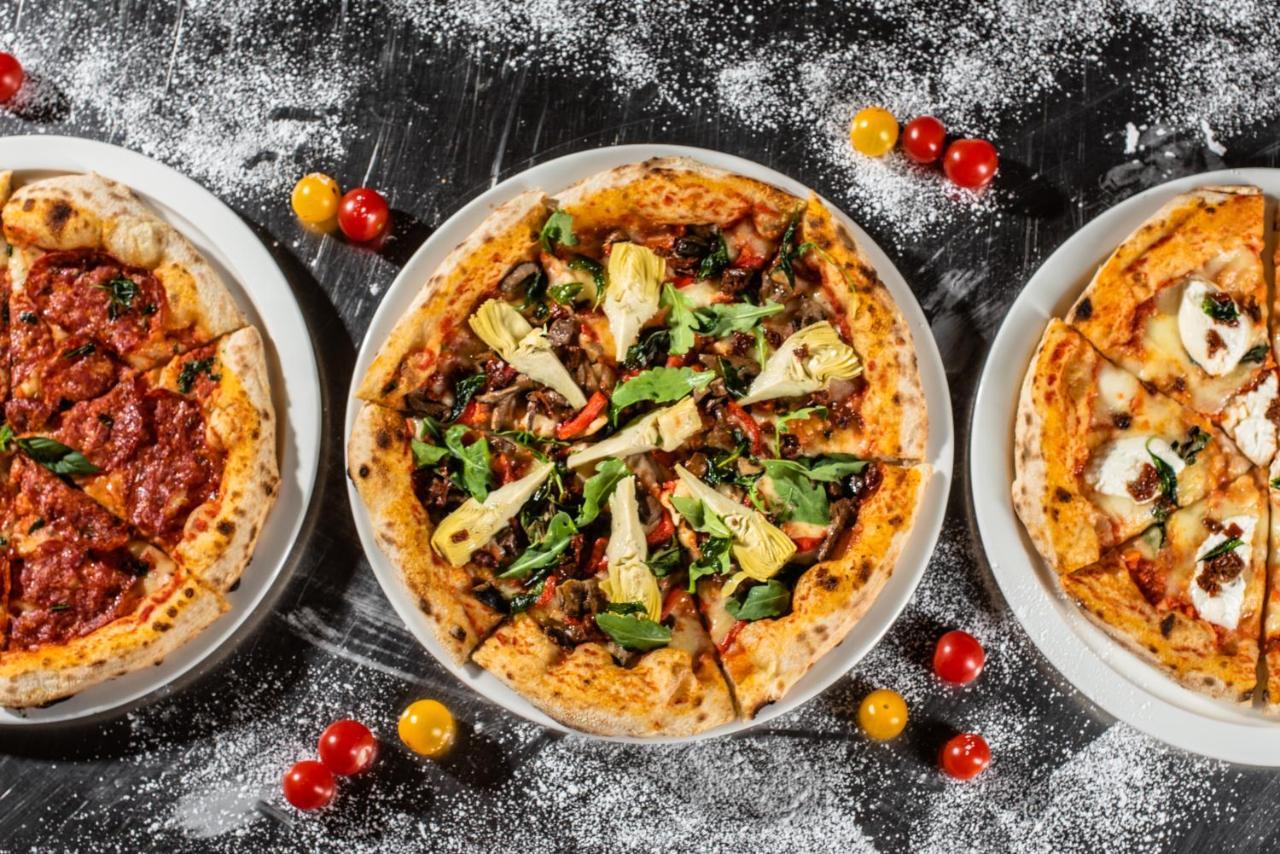 Officers Club & Hotel Abu Dhabi Ngoại thất bức ảnh Pizzas from the restaurant