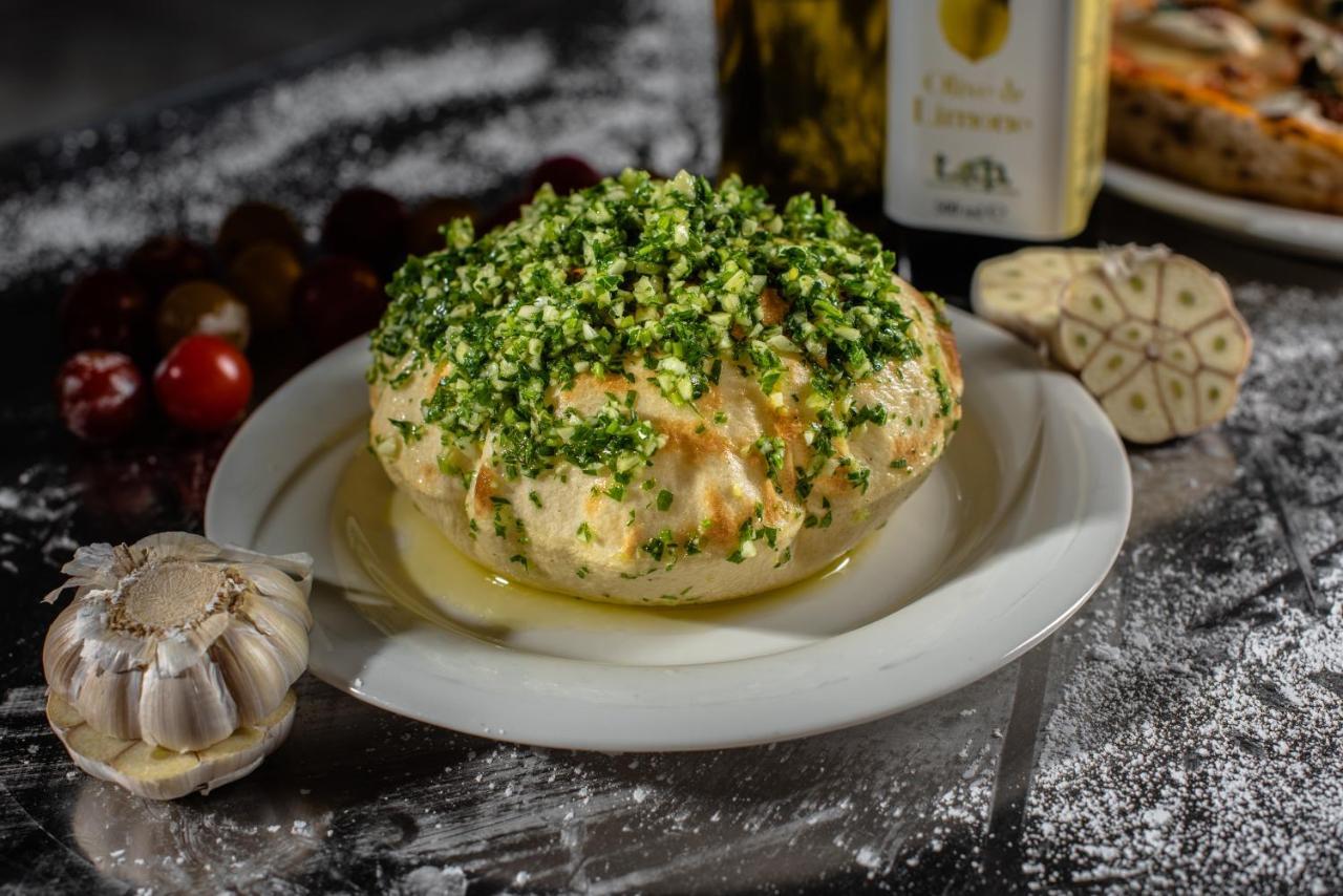 Officers Club & Hotel Abu Dhabi Ngoại thất bức ảnh A prepared artichoke